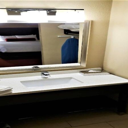 Quality Suites Nashville Airport Exteriör bild