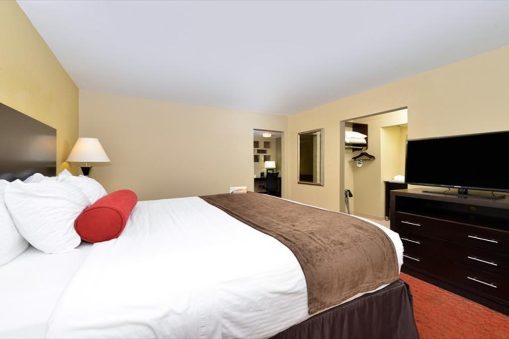 Quality Suites Nashville Airport Exteriör bild