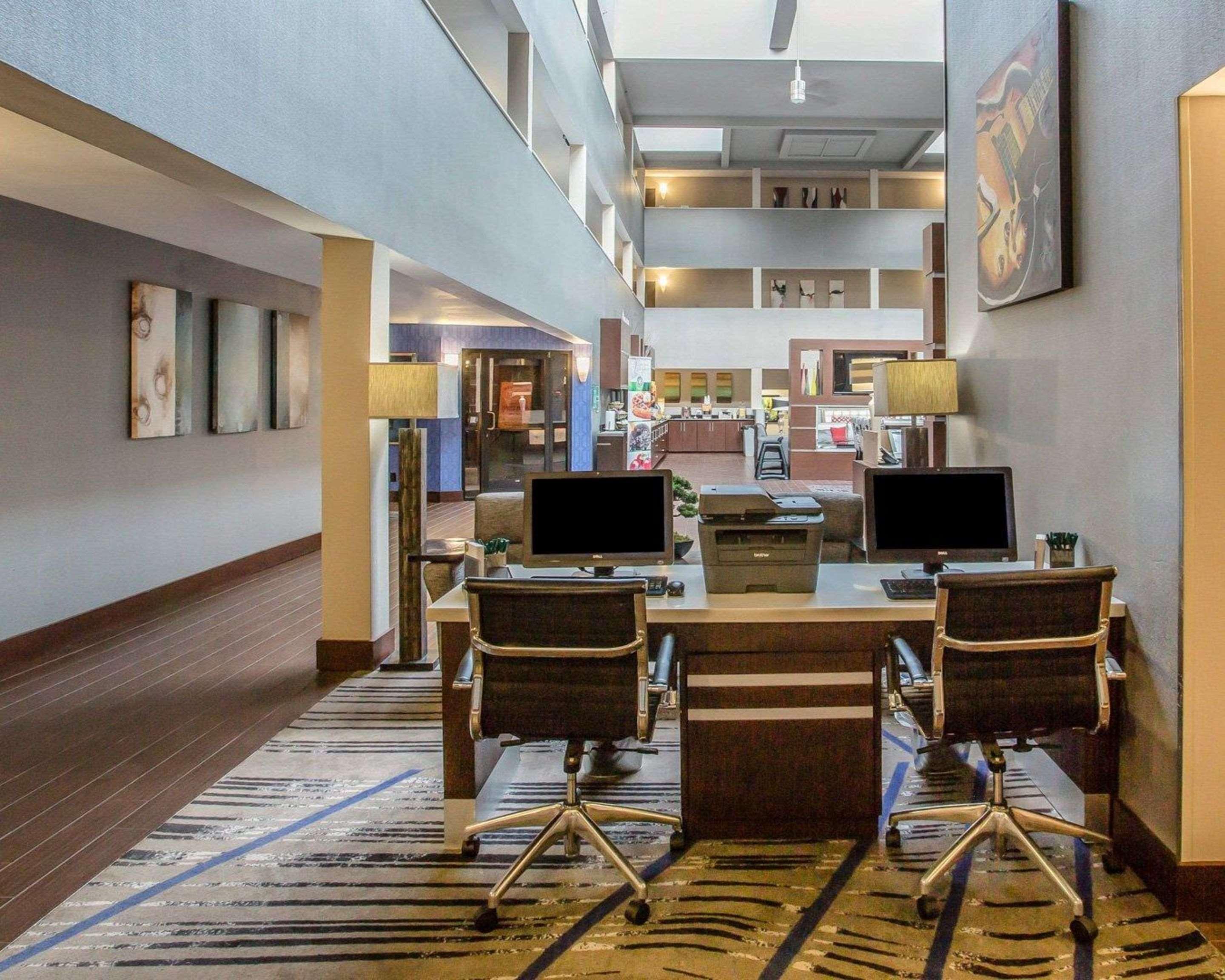 Quality Suites Nashville Airport Exteriör bild