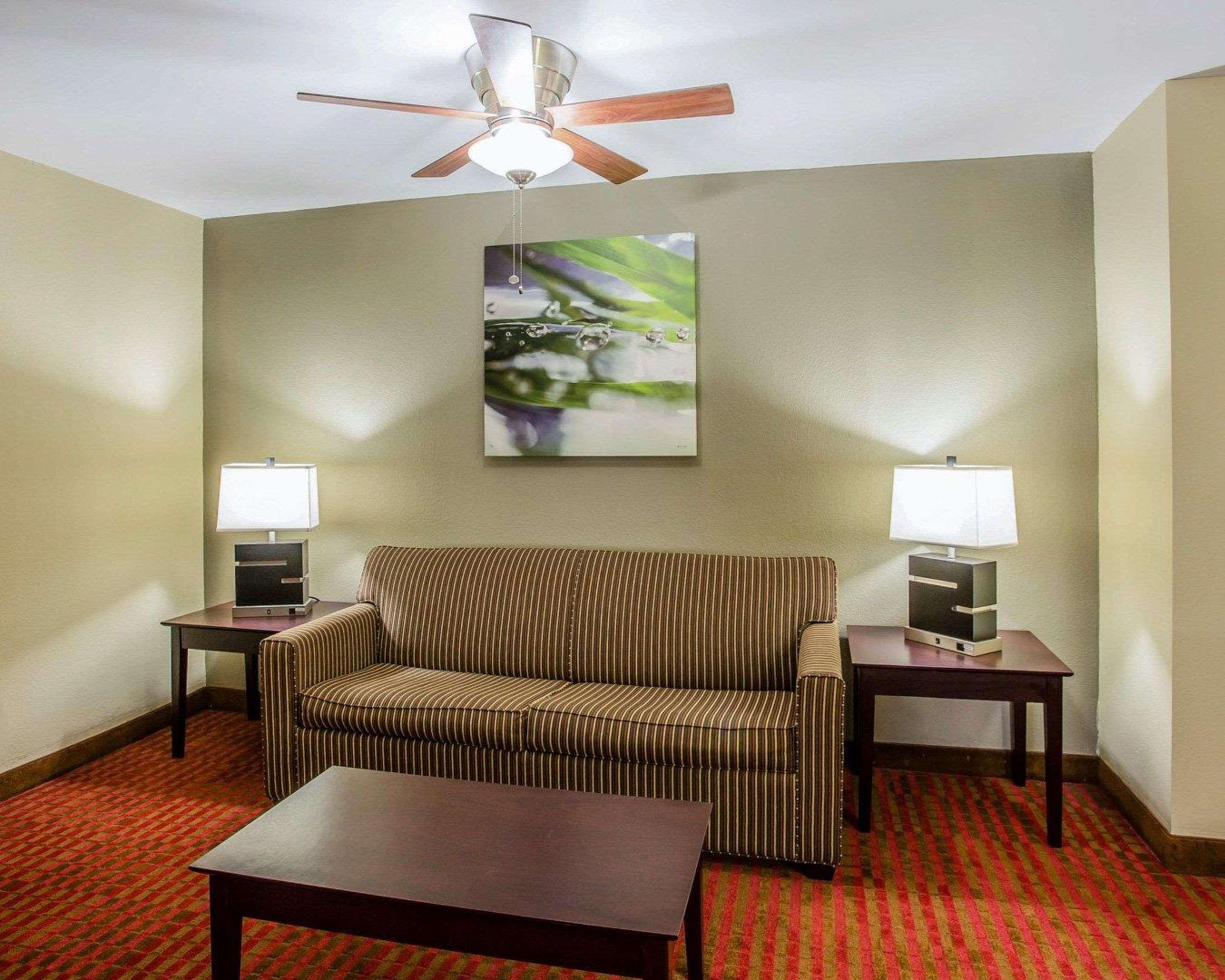 Quality Suites Nashville Airport Exteriör bild