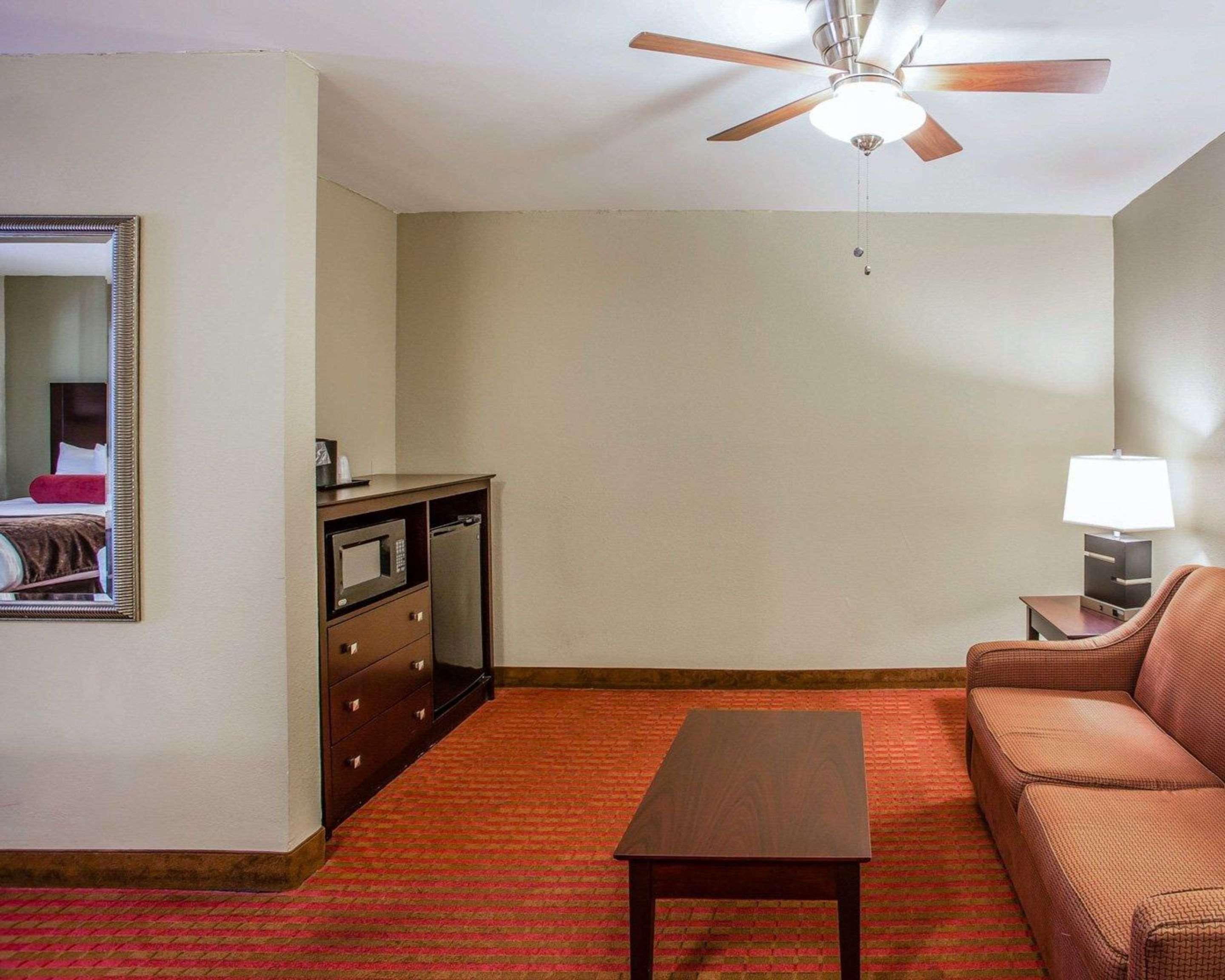 Quality Suites Nashville Airport Exteriör bild