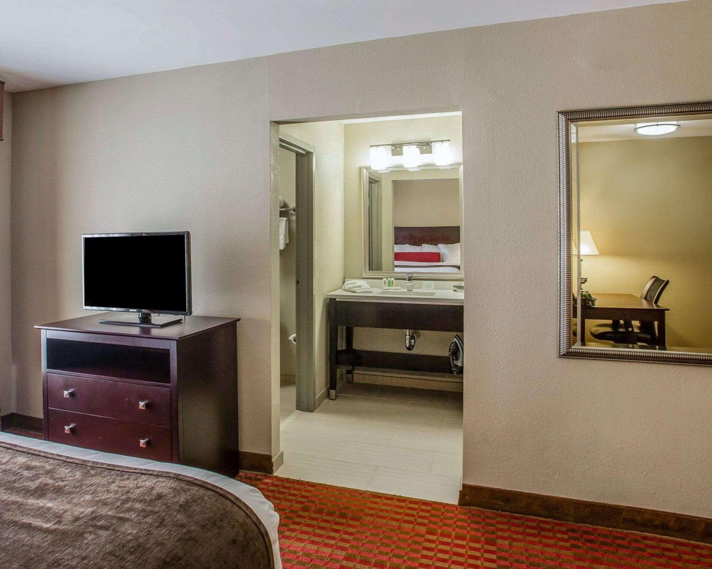 Quality Suites Nashville Airport Exteriör bild