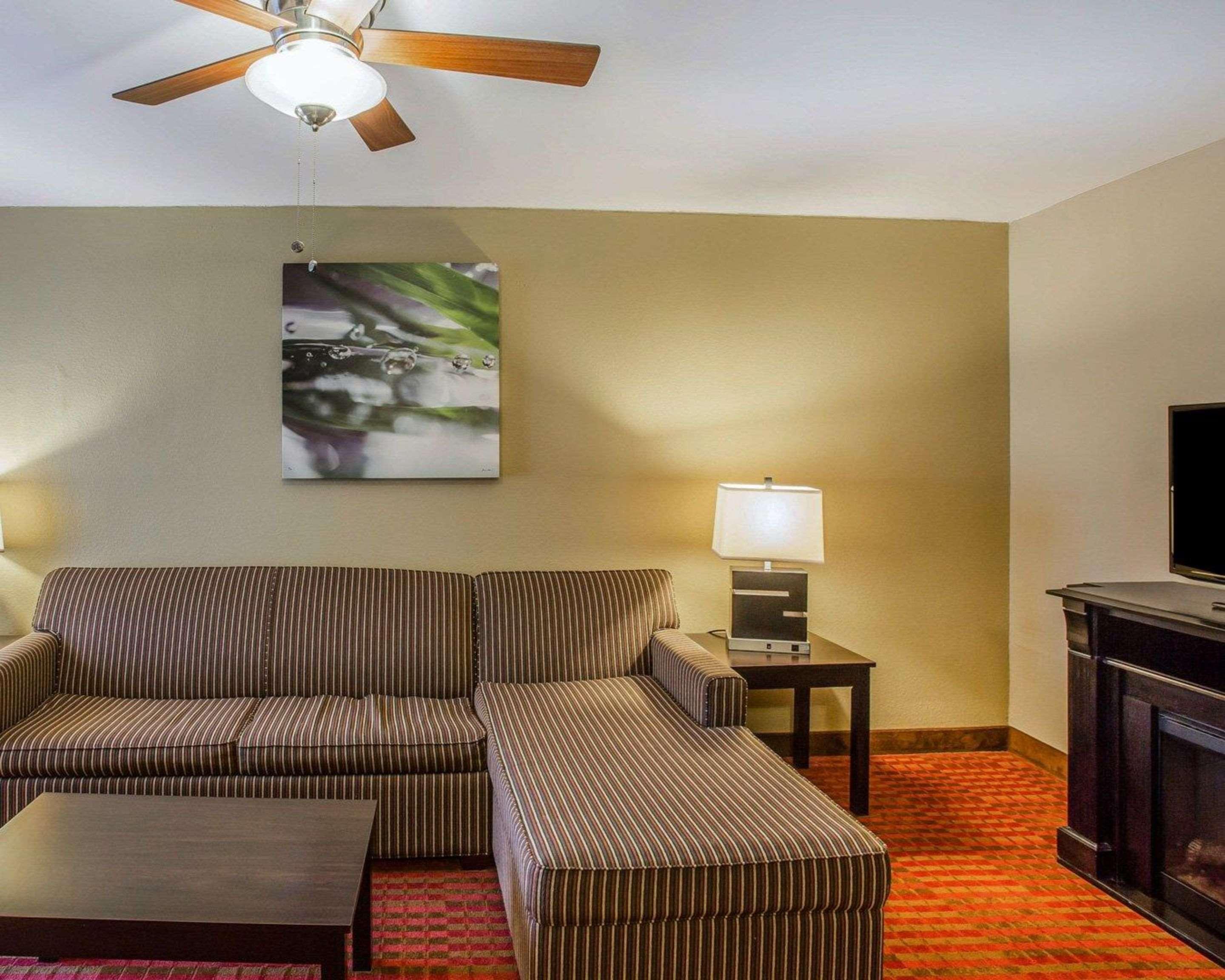 Quality Suites Nashville Airport Exteriör bild