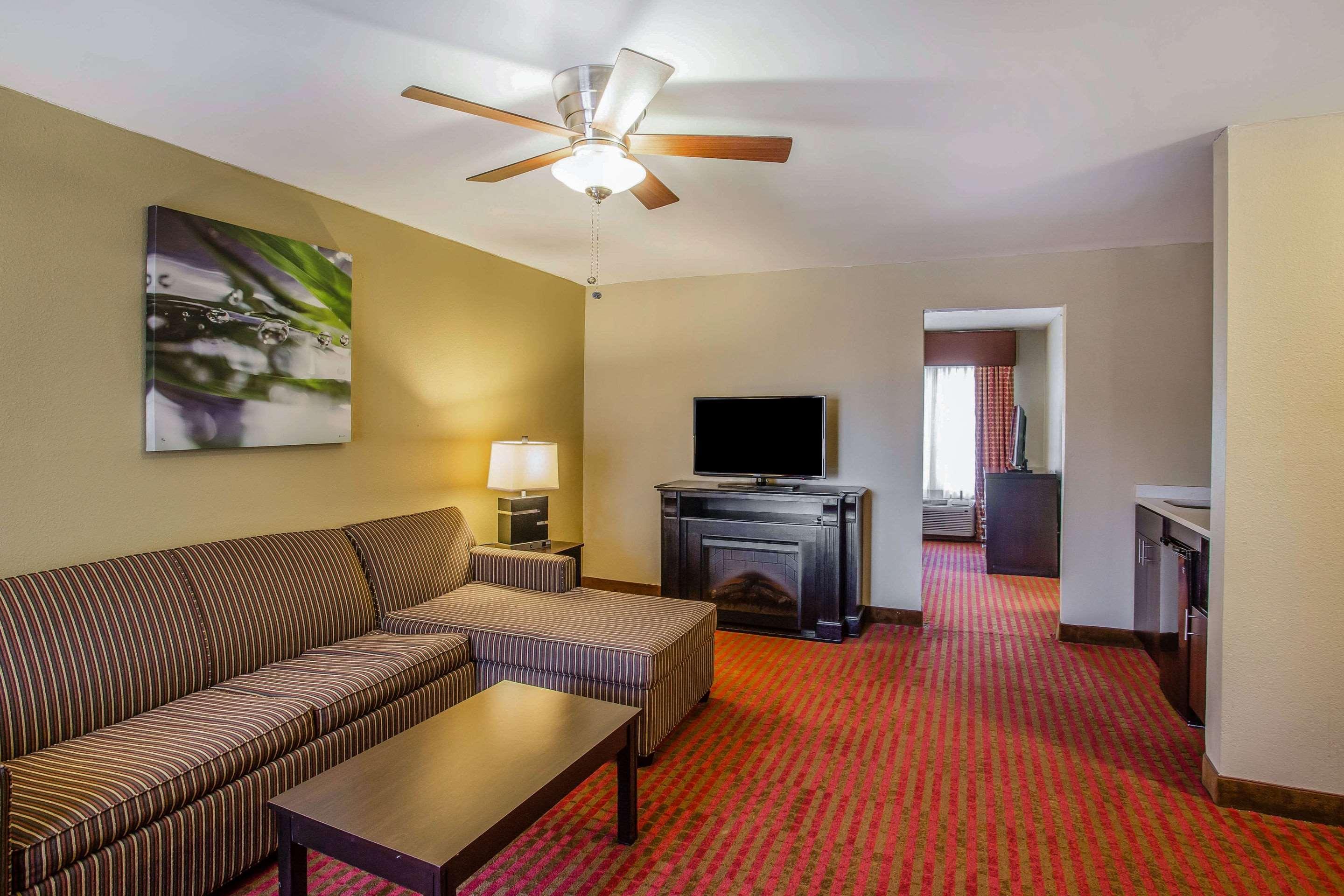 Quality Suites Nashville Airport Exteriör bild